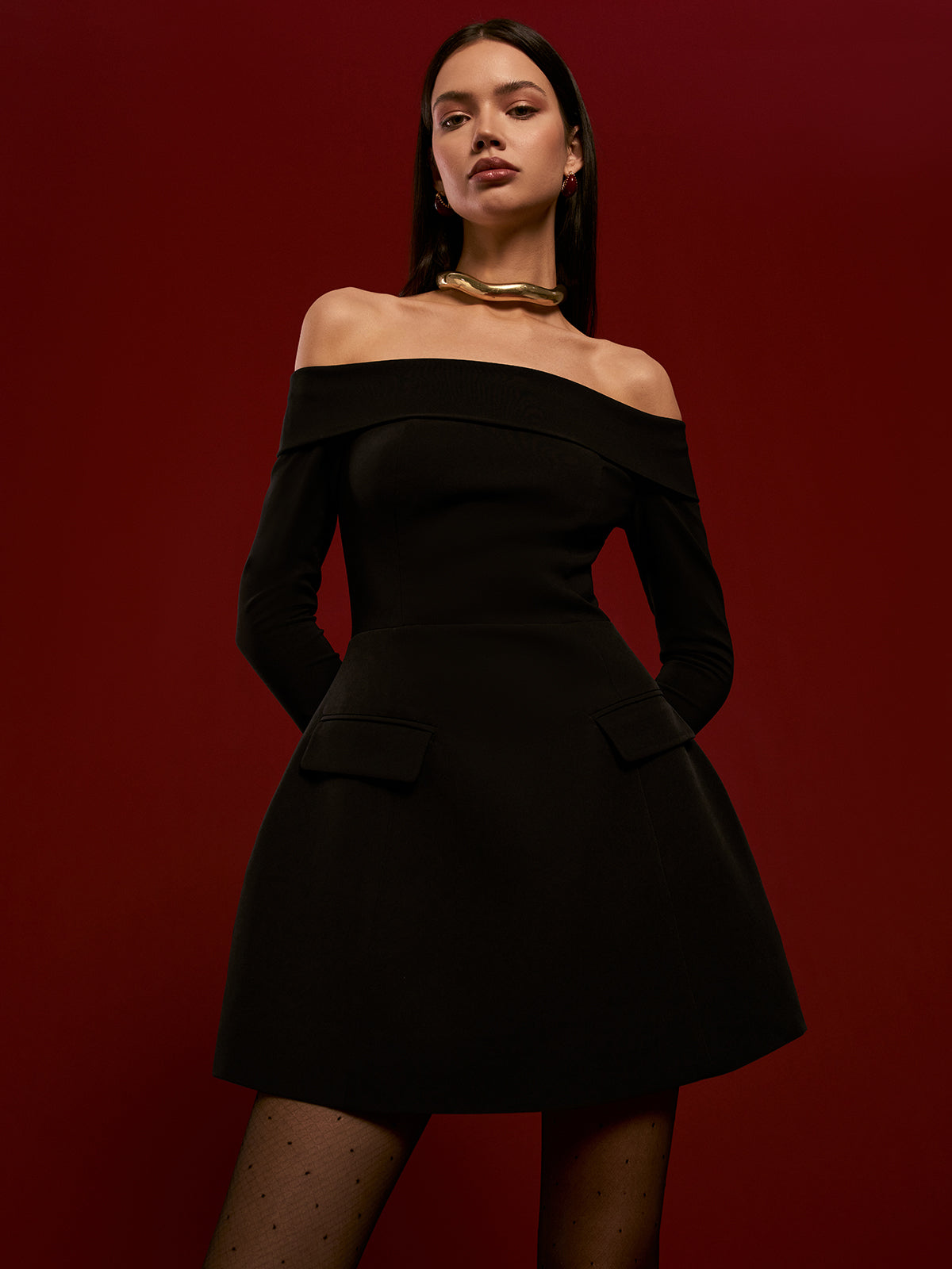 Vestido Mini Plisado Hombros Descubiertos